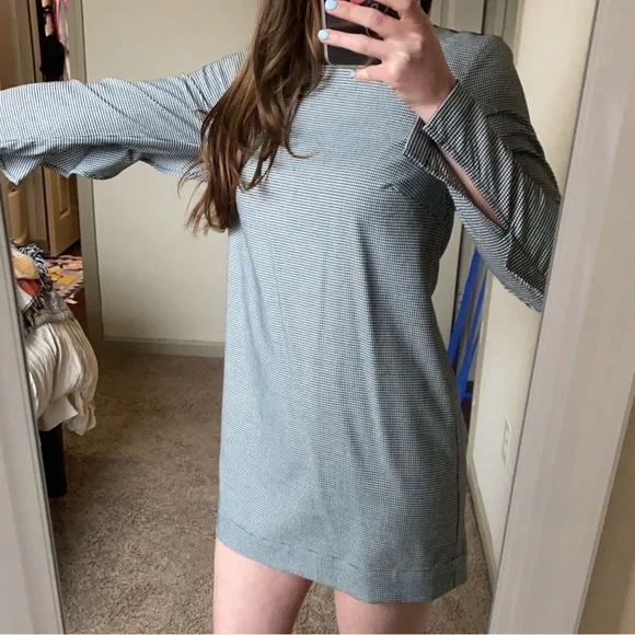 BCBG mini dress ✨ - Picture 3 of 9